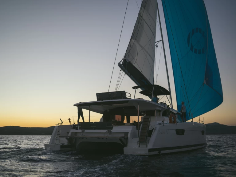 Pronájem Katamarán Fountaine Pajot s licencí