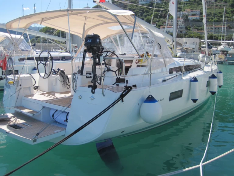 Pronajmout si Jeanneau Sun Odyssey 440 v Capo d'Orlando