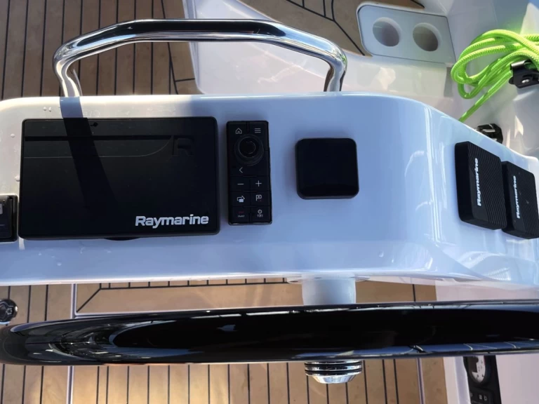 Elan Elan E6 jednotlivci a charterové společnosti v Split