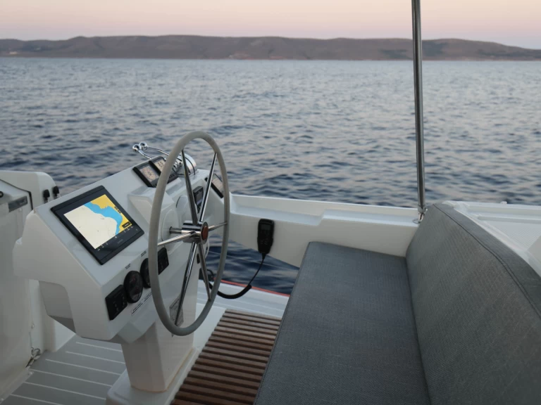 Fountaine Pajot Fountaine Pajot 47 TANNA LUX (GEN,AC,WATERMAKER) jednotlivci a charterové společnosti v Lefkáda