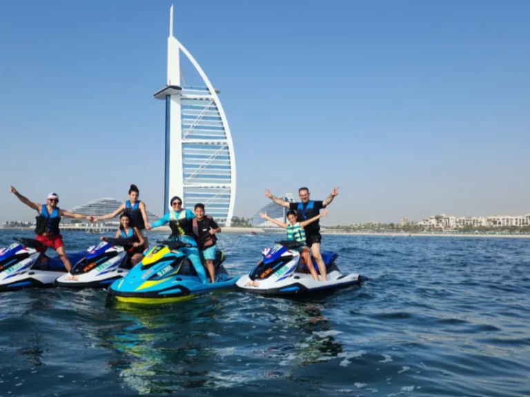 Kawasaki 15F jednotlivci a charterové společnosti v Dubai Marina