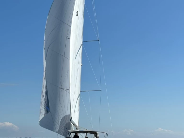 Pronajmout si Bénéteau Oceanis Yacht 54 v Ajaccio