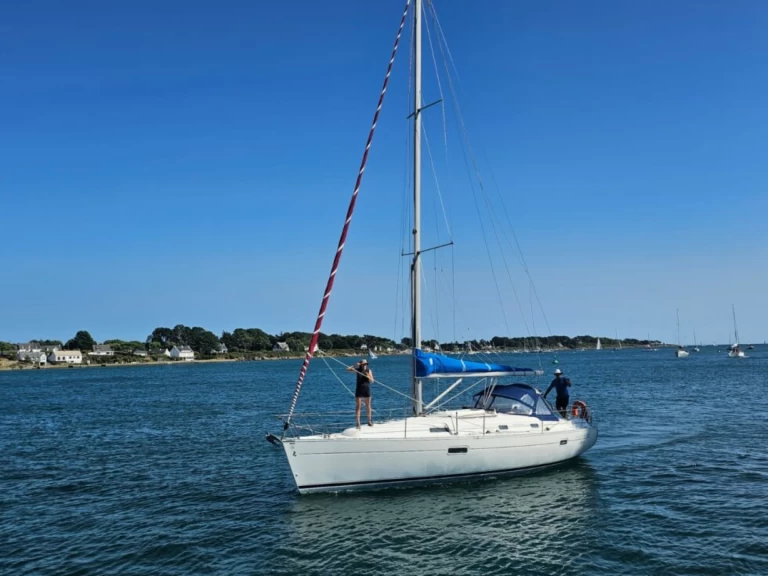 Bénéteau Oceanis 361 Clipper jednotlivci a charterové společnosti v La Trinité-sur-Mer