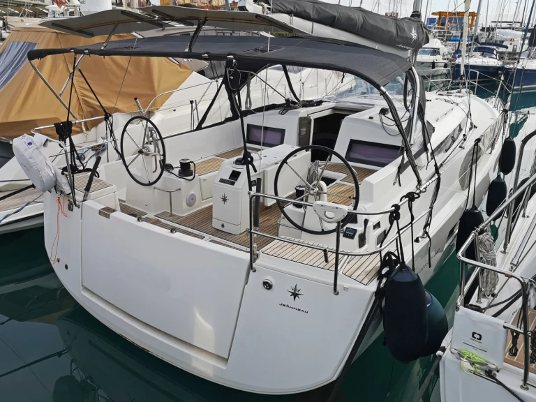 Jeanneau Sun Odyssey 440 - 4 cabine - 2 bagni jednotlivci a charterové společnosti v Castiglioncello