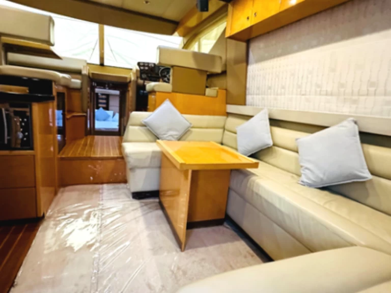 Pronájem lodi Gulf Craft - Majesty Yachts Majesty 44 v Dubai Marina na Samboatu