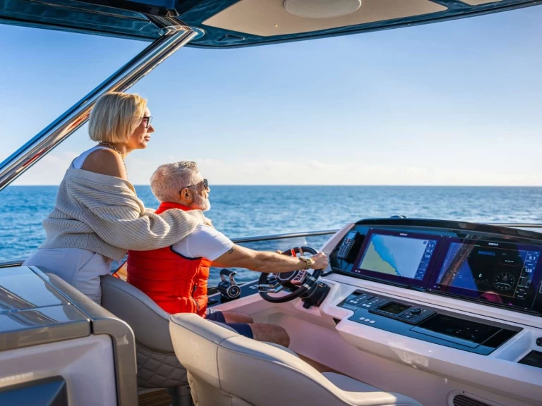 Pronájem Jachta Sunseeker s licencí