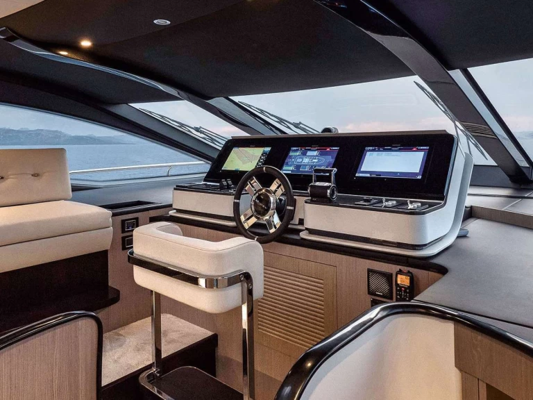 Pronájem jachty v Skiathos -Azimut Vesta na Samboatu