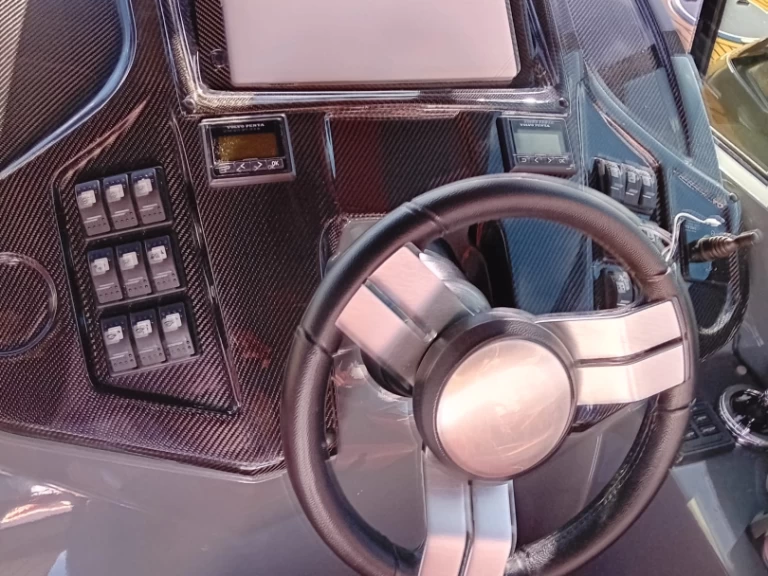 Grginić Mirakul 40 jednotlivci a charterové společnosti v Biograd Na Moru