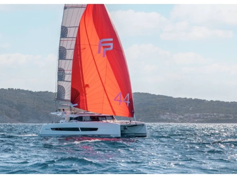 Fountaine Pajot Fountaine Pajot FP 44 Maestro - 3 cab. jednotlivci a charterové společnosti v Saint Raphael