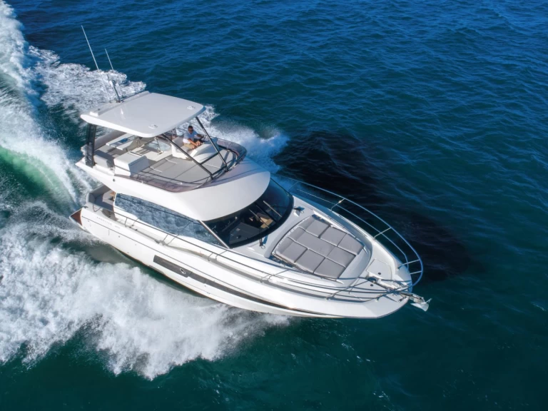 Pronájem lodi Castellammare di Stabia lákavé ceny Prestige 46