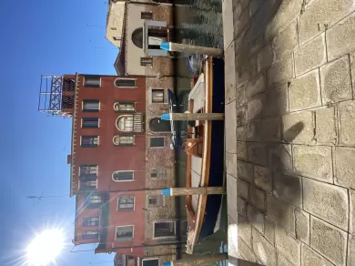 Montisola Archetti Easy 600 jednotlivci a charterové společnosti v Venice