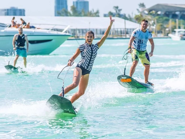Jetsurf Race jednotlivci a charterové společnosti v Letojanni