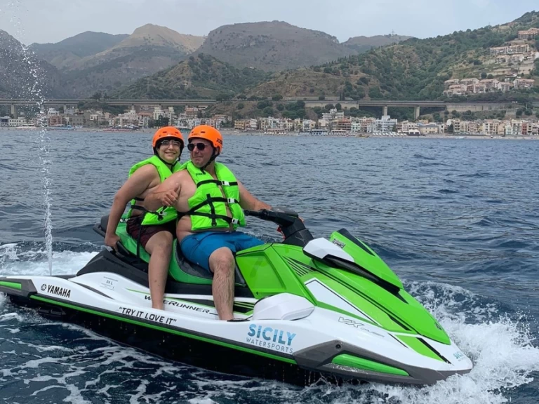 Pronájem lodi Yamaha VX Cruiser v Letojanni na Samboatu