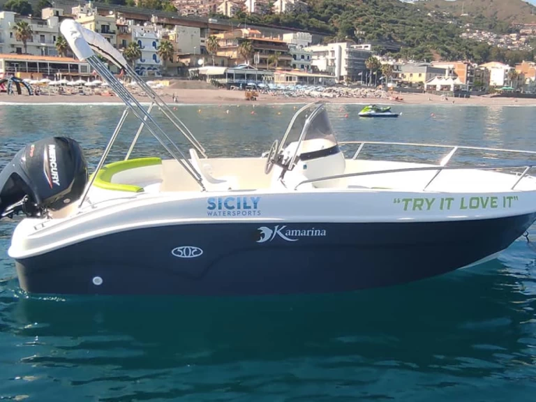 Pronájem Motorová loď Kamarina s licencí