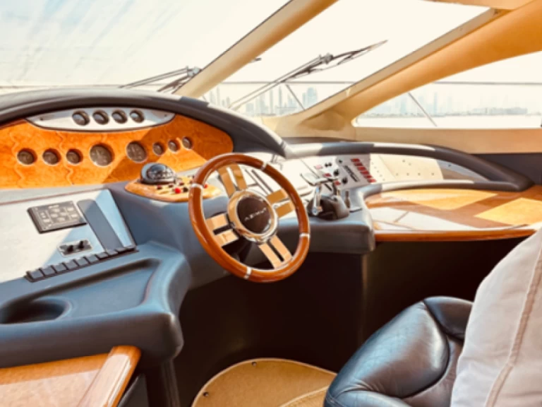 Pronájem jachty v Dubai Marina -Azimut Azimut 62 Fly na Samboatu