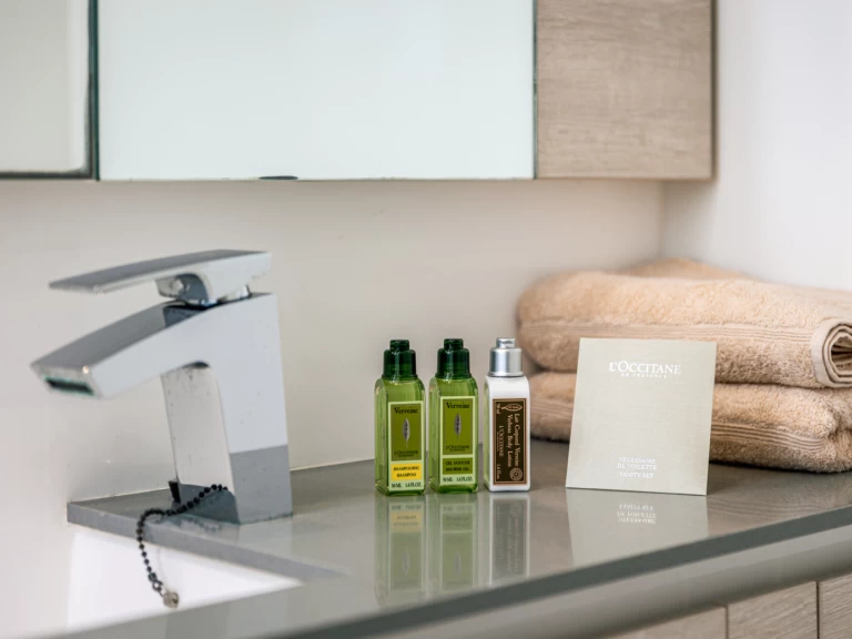 Pronajmout Katamarán se skipperem či ne Leopard v Gouvia