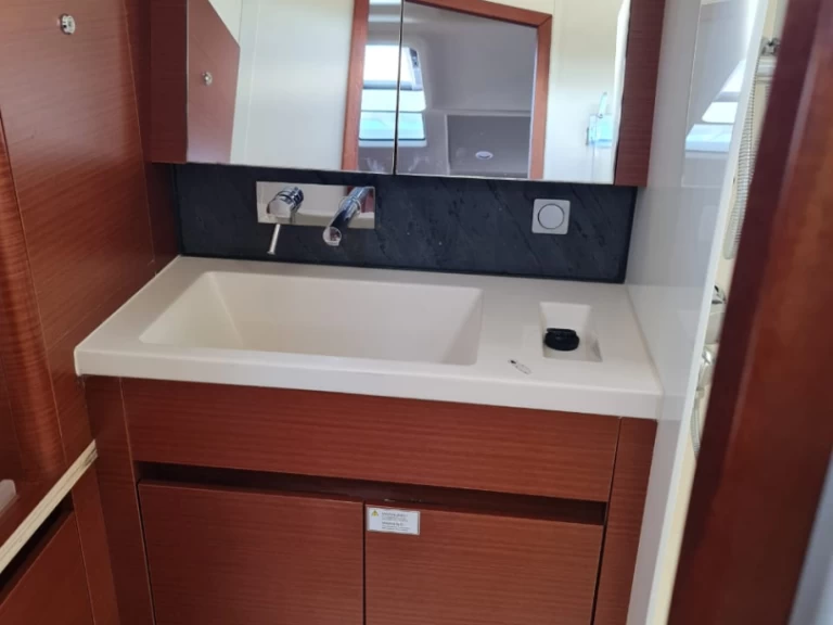 Pronájem lodi Perigiali lákavé ceny Hanse 418