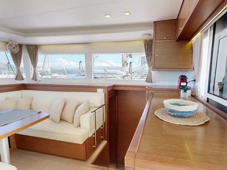 Pronajmout Katamarán se skipperem či ne Lagoon v Perigiali