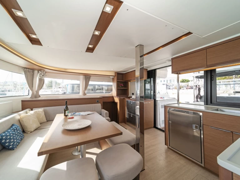 Pronájem Katamarán Lagoon s licencí