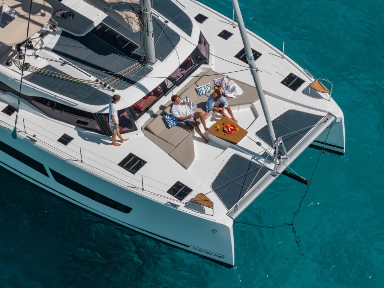 Fountaine Pajot FP 44 jednotlivci a charterové společnosti v Donji Seget