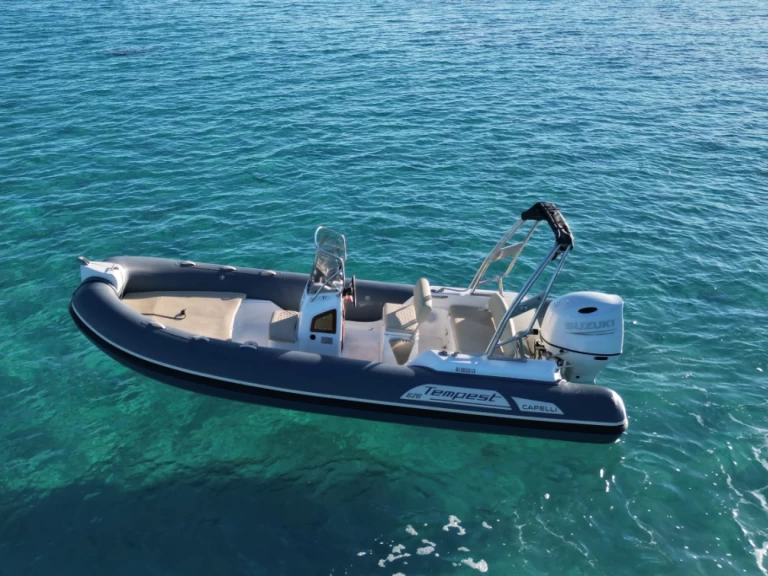 Pronajmout si Capelli Capelli 626 Luxe v Porto-Vecchio