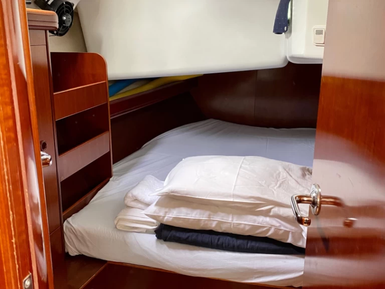 Pronajmout Plachetnice se skipperem či ne Bénéteau v Palaio Faliro