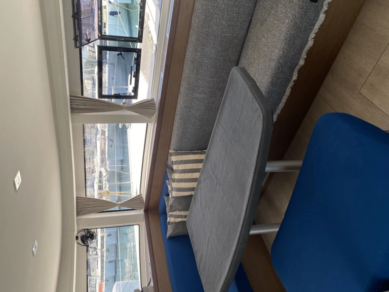 Pronájem Katamarán Lagoon s licencí