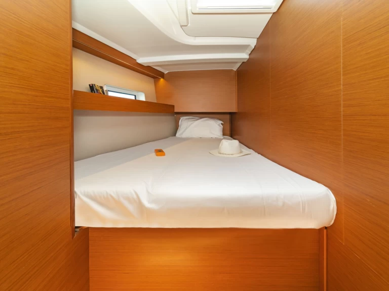 Pronájem jachty v Perigiali -Jeanneau Sun Odyssey 490 na Samboatu