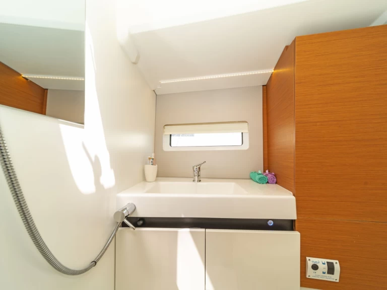 Pronájem lodi Perigiali lákavé ceny Sun Odyssey 490