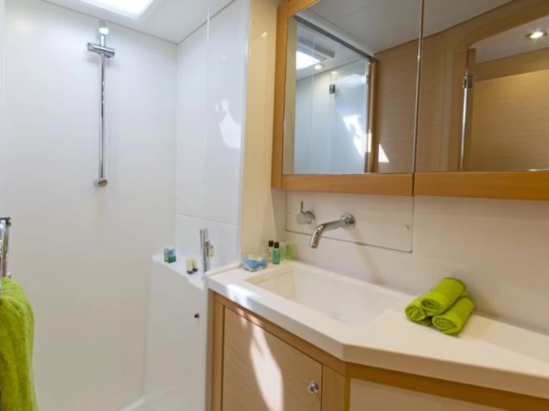 Pronajmout Katamarán se skipperem či ne Lagoon v Perigiali