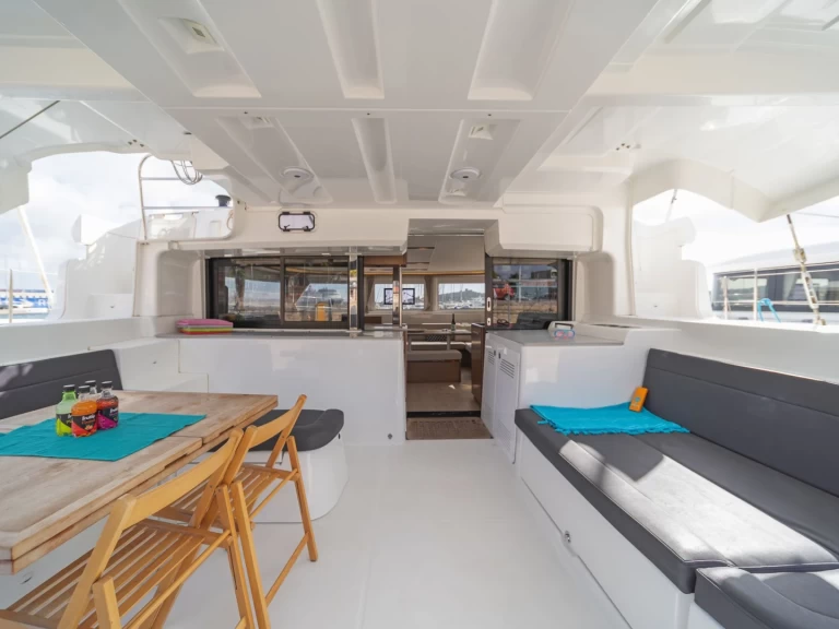 Lagoon Lagoon 46 jednotlivci a charterové společnosti v Perigiali