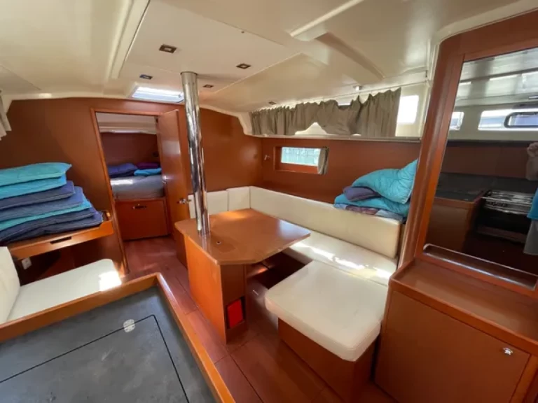 Pronájem lodi Perigiali lákavé ceny Oceanis 41.1