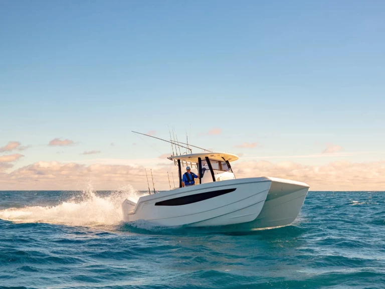 Motorová loď k pronájmu v Cannigione za nejlepší cenu