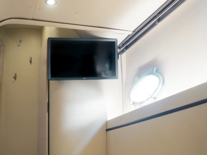 Pronajmout Motorová loď se skipperem či ne Marine Yachting v Salerno