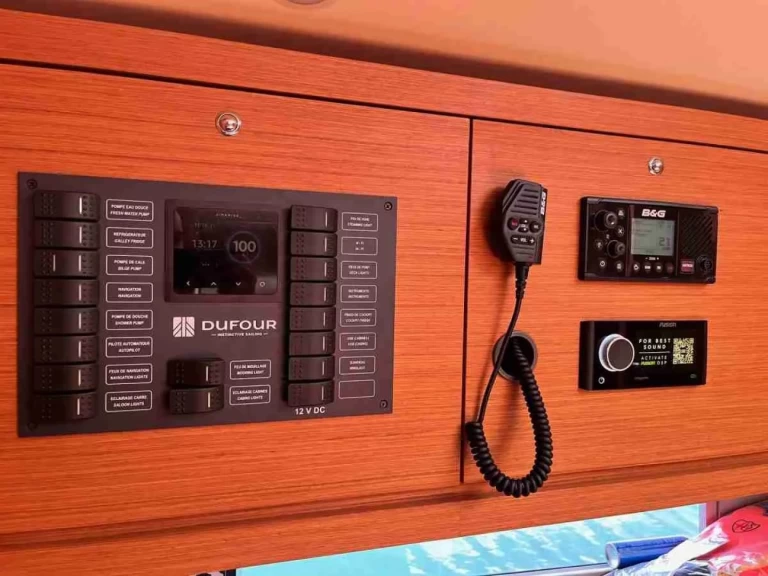 Dufour Dufour 470 jednotlivci a charterové společnosti v Agropoli