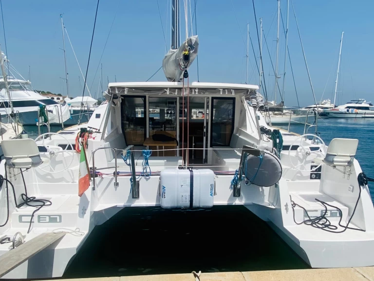 Pronajmout si  C-CAT 37 v Olbia