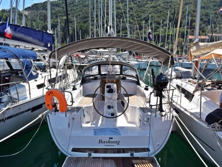 Pronajmout si Bavaria Cruiser 34 v Zaton