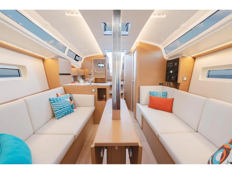 Pronajmout si Jeanneau Sun Odyssey 350 v Castiglioncello