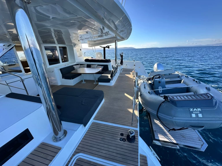 Pronajmout Katamarán se skipperem či ne Lagoon v Trogir