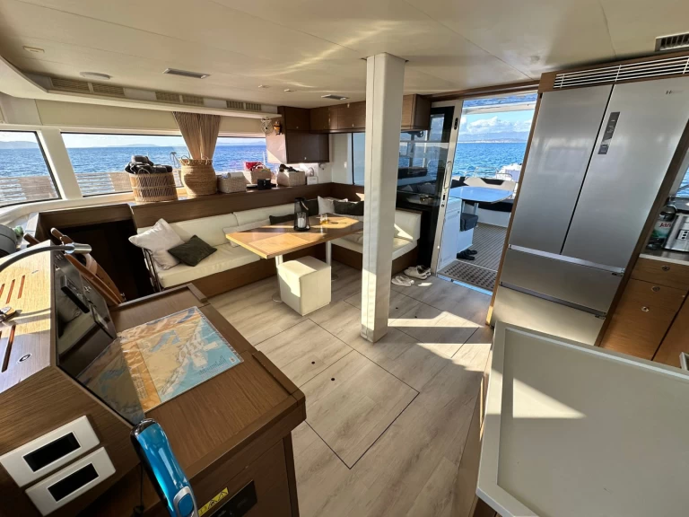 Pronájem Katamarán Lagoon s licencí