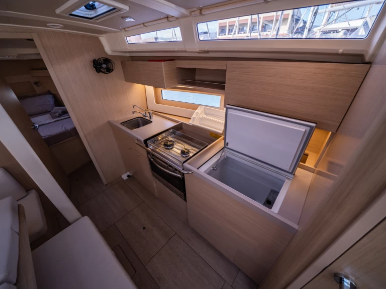 Pronájem Plachetnice Bénéteau s licencí