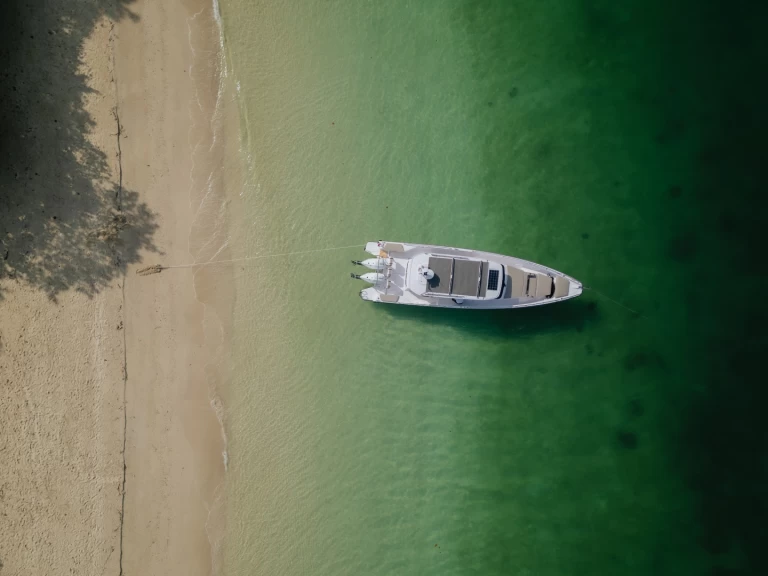 Pronájem Motorová loď v Phuket (City) -Axopar 37 T-Top