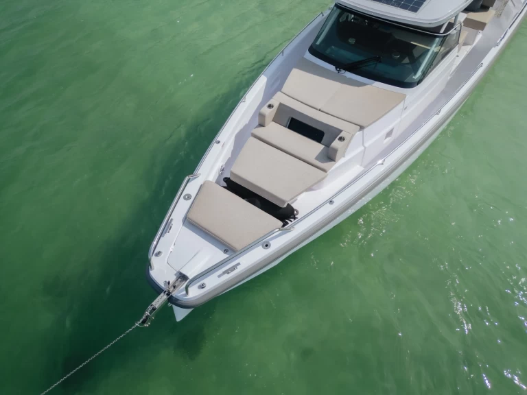 Pronájem lodi Axopar 37 T-Top v Phuket (City) na Samboatu