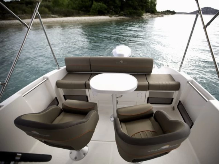 Pronájem Motorová loď Atlantic s licencí