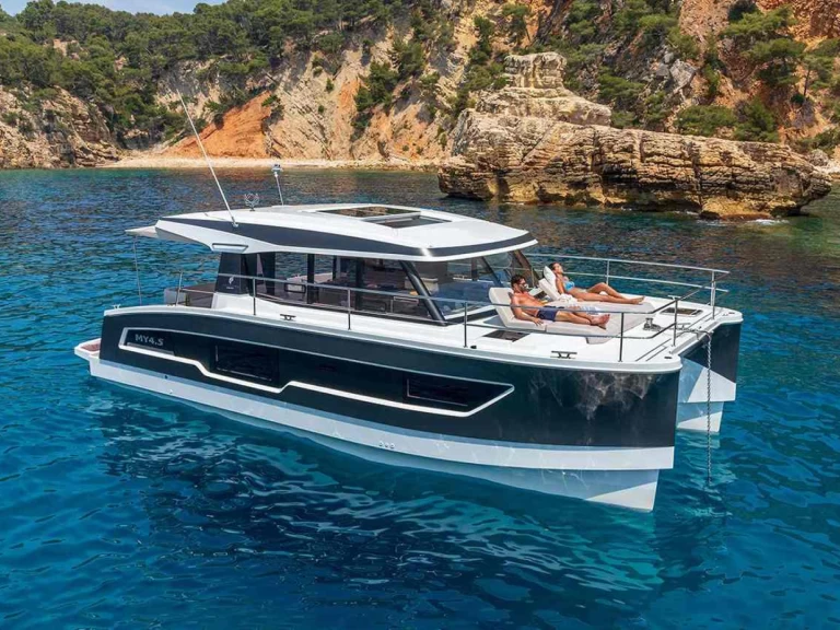 Pronájem lodi Fountaine Pajot Fountaine Pajot MY 40 v Phuket Yacht Haven Marina na Samboatu