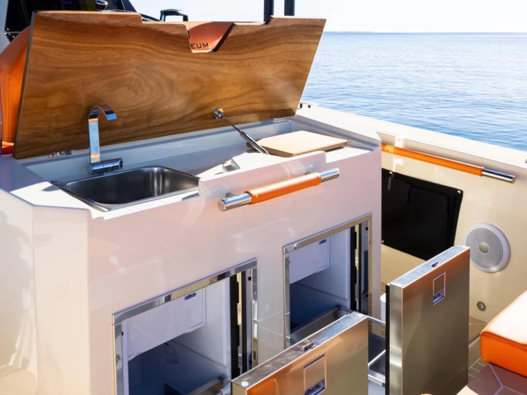 Motorová loď k pronájmu v Taormina za nejlepší cenu