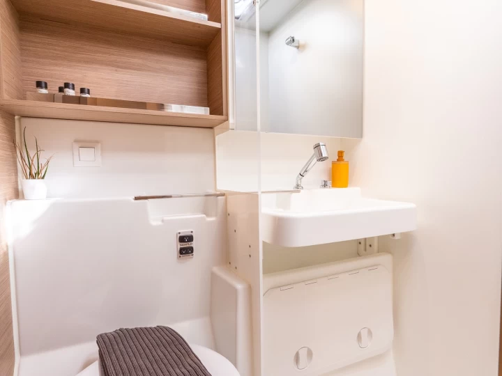 Lagoon Lagoon 43 jednotlivci a charterové společnosti v Lefkáda