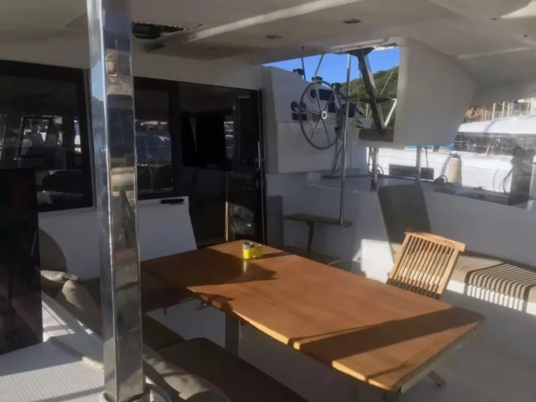 Pronajmout Katamarán se skipperem či ne Fountaine Pajot v Olbia