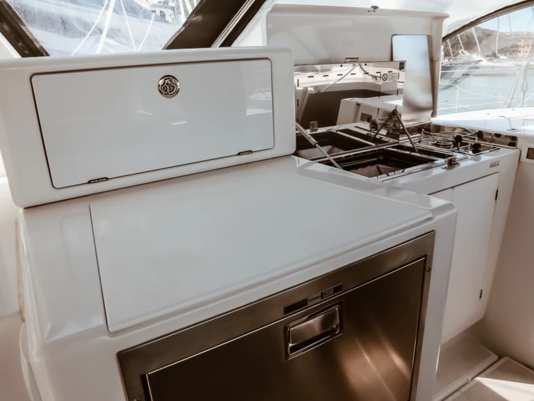 Pronájem lodi Punta Ala lákavé ceny Sun Loft 47