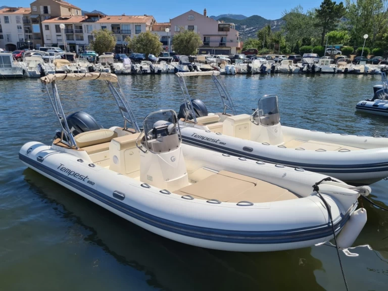 Pronájem lodi Saint-Florent lákavé ceny Tempest 650